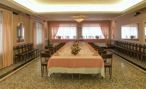 Hotel Royal Llanera  エクステリア 写真