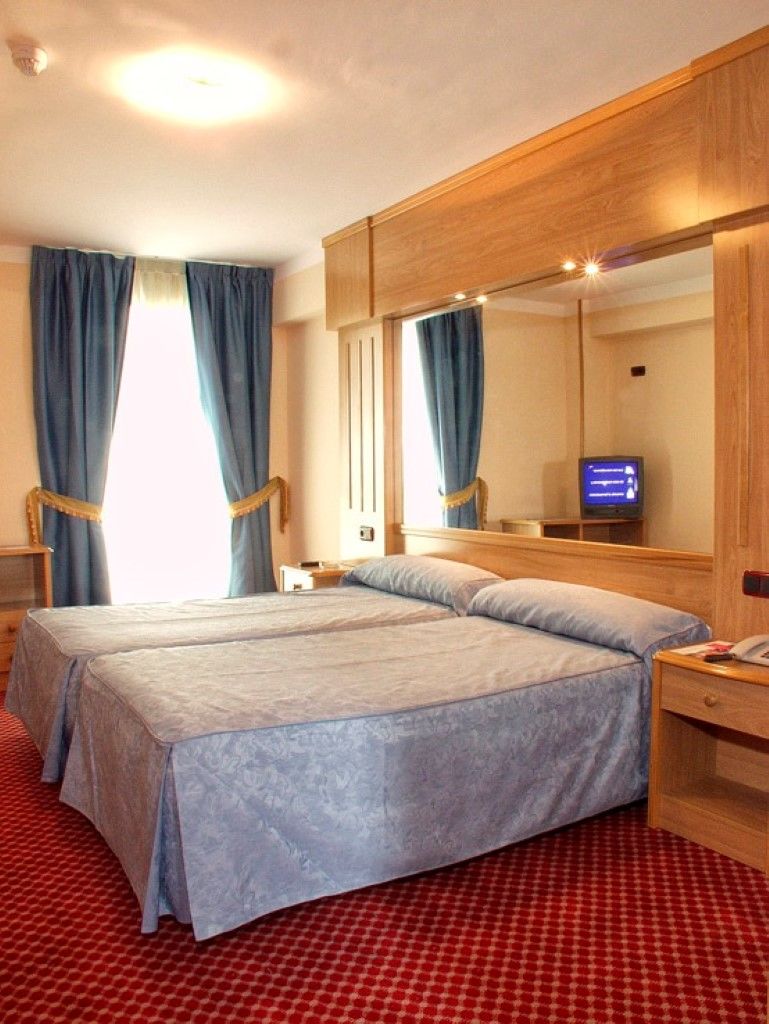 Hotel Royal Llanera  エクステリア 写真